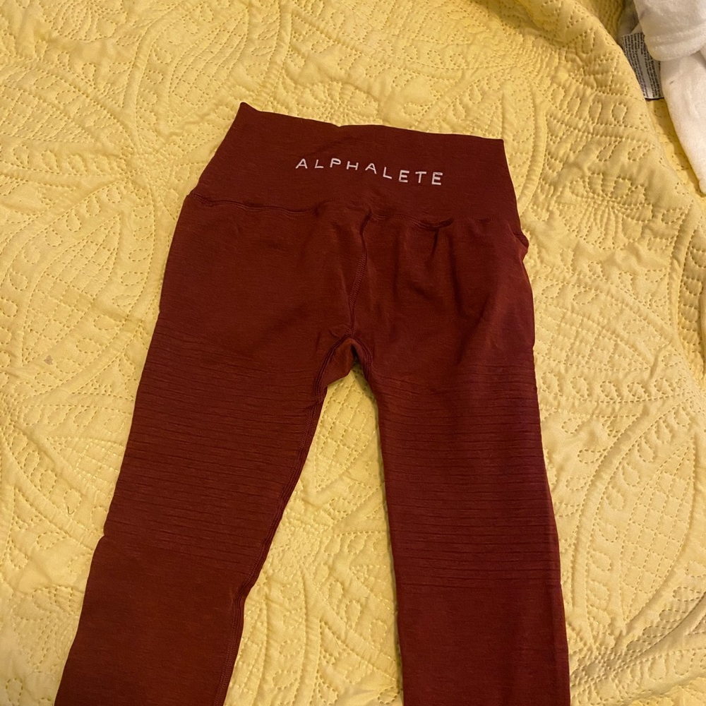 Alphalete size small revival legging